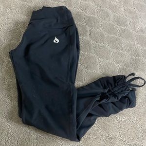 Ryderwear Leggings with scrunch bum and tie bottoms.